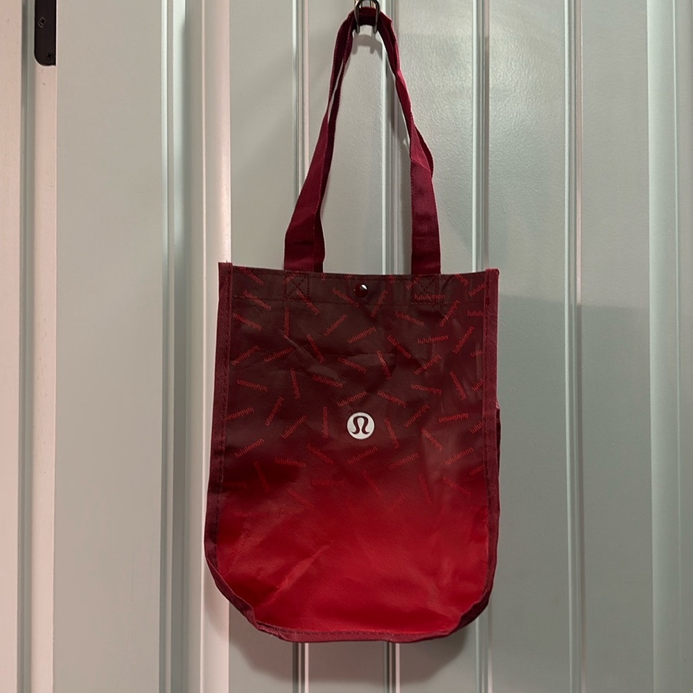 Red ombré shopping tote reusable